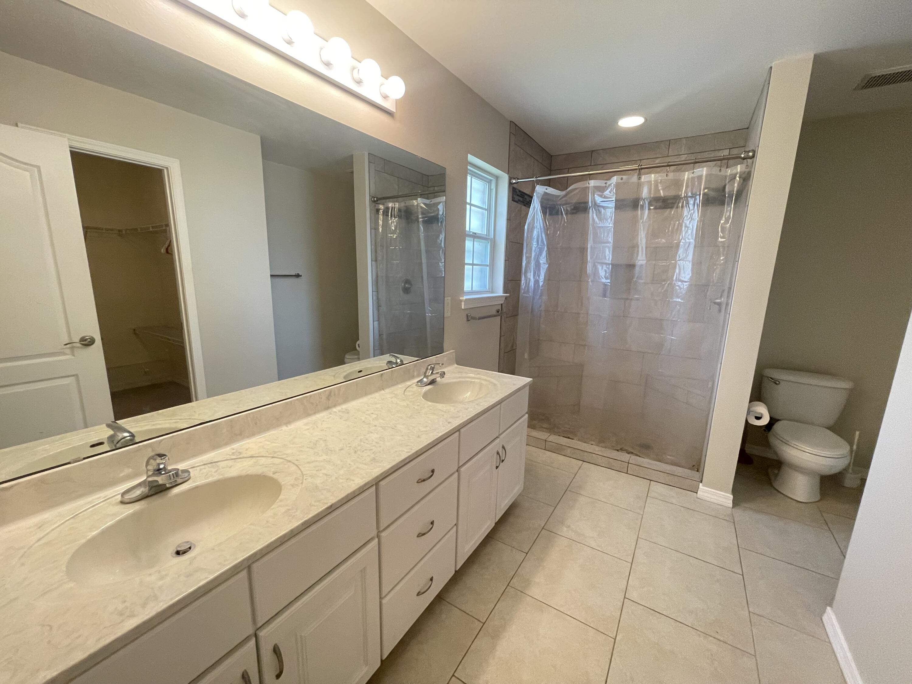 STEEPLECHASE PH 3 - Residential Lease