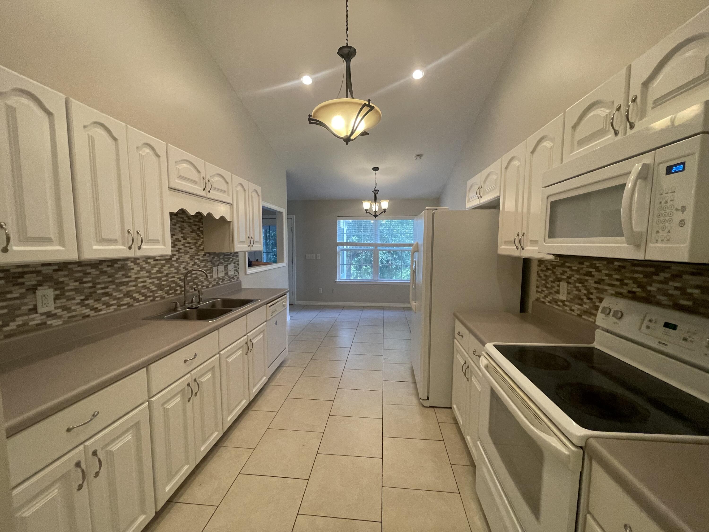 STEEPLECHASE PH 3 - Residential Lease