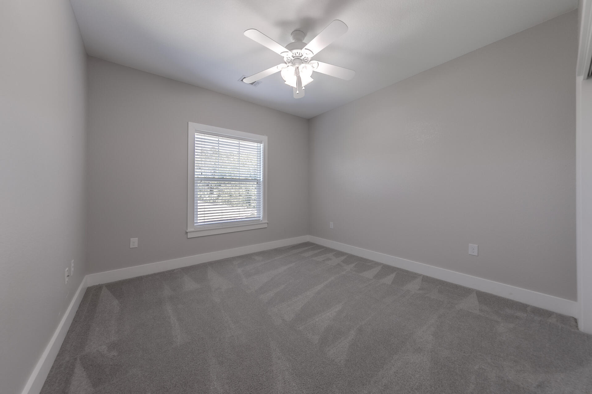 CALHOUN S/D DESTIN LOT 7 BLK B - Residential