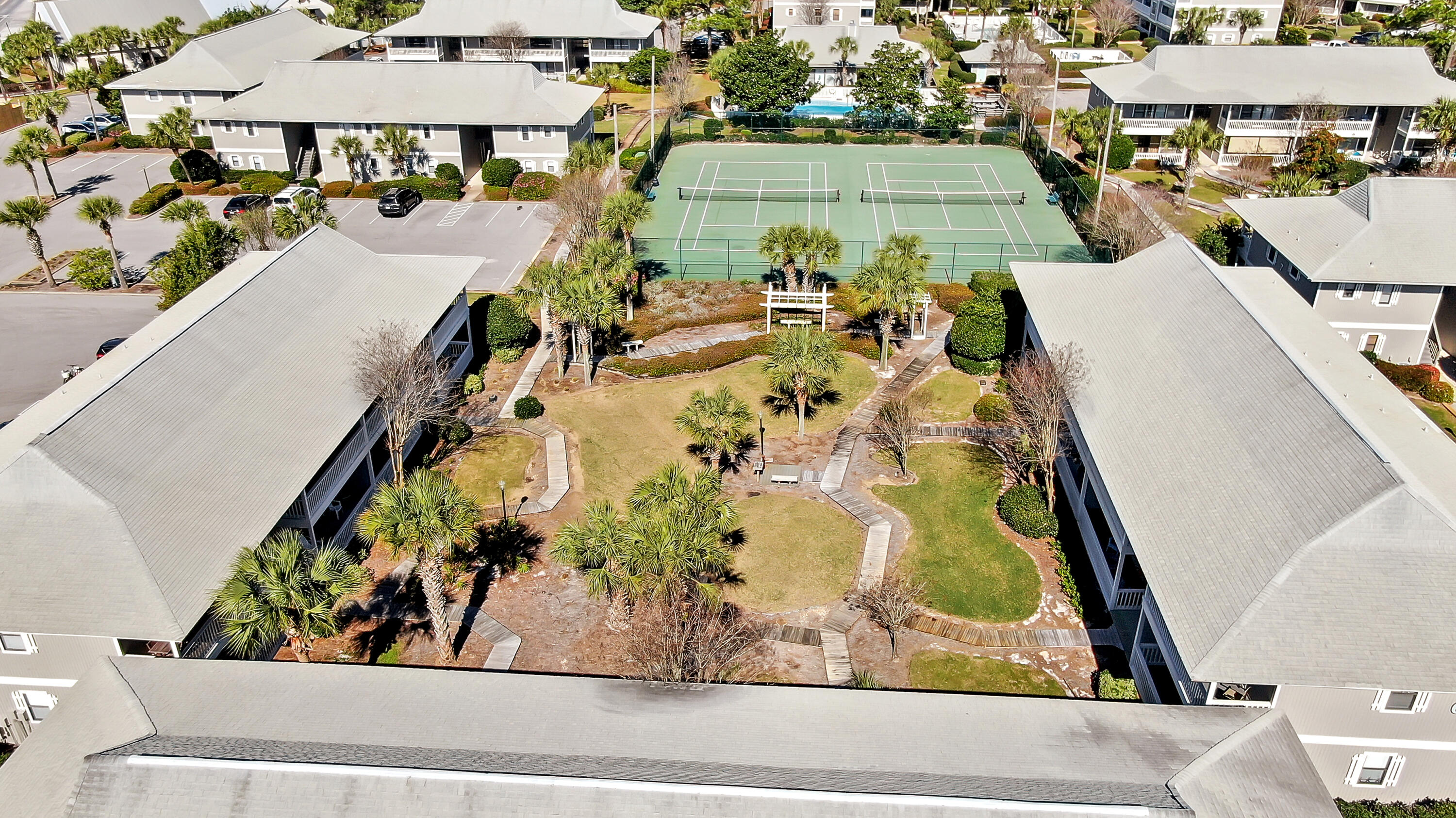 BEACHWOOD VILLAS CONDO - Residential