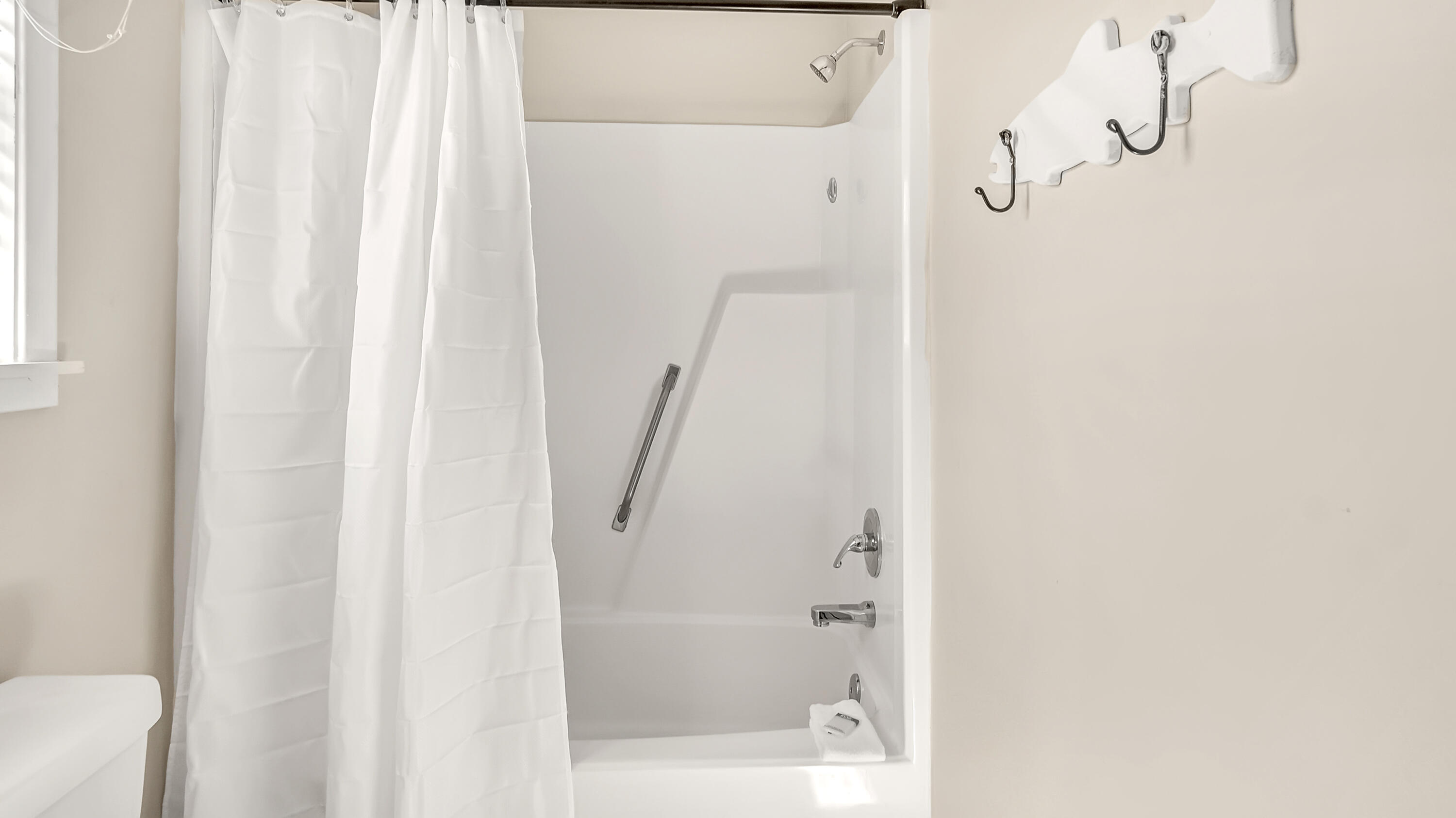 BEACHWOOD VILLAS CONDO - Residential