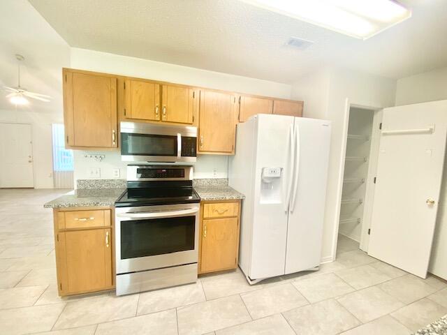 SOUTHPOINTE ESTATES - Residential Lease