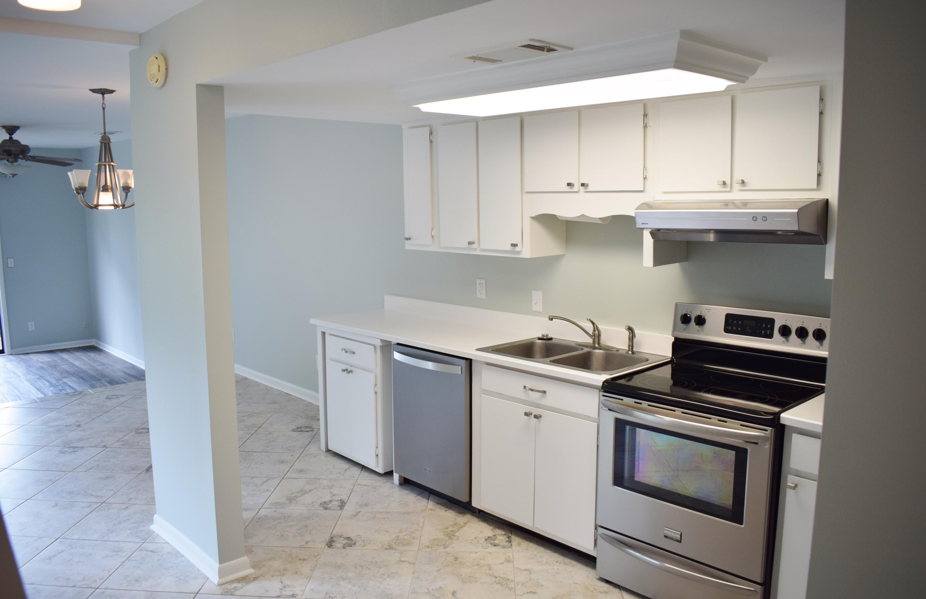 MAGNOLIA VILLAGE CONDO - Residential Lease