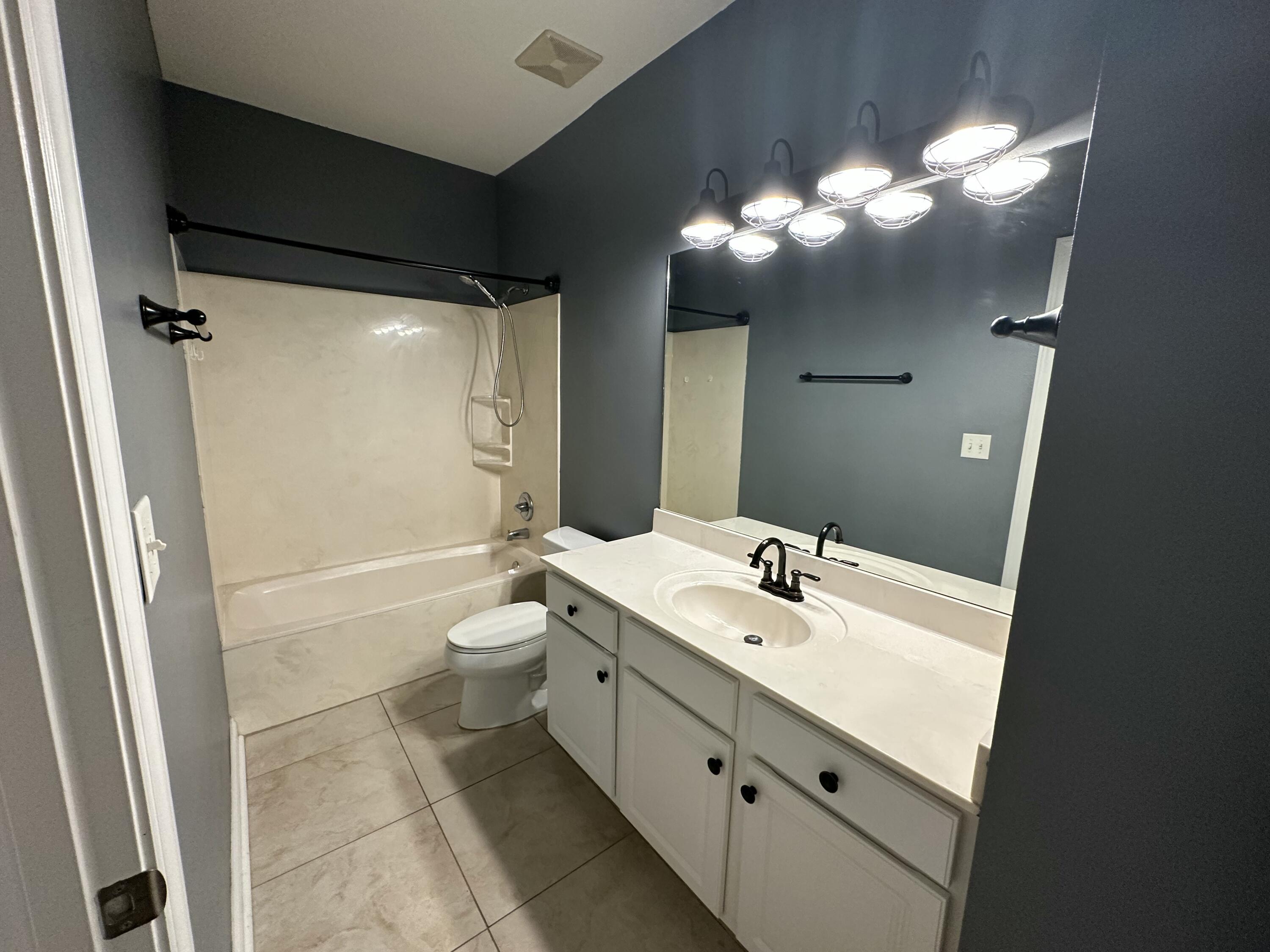 FRENCH QUARTERS - Residential Lease