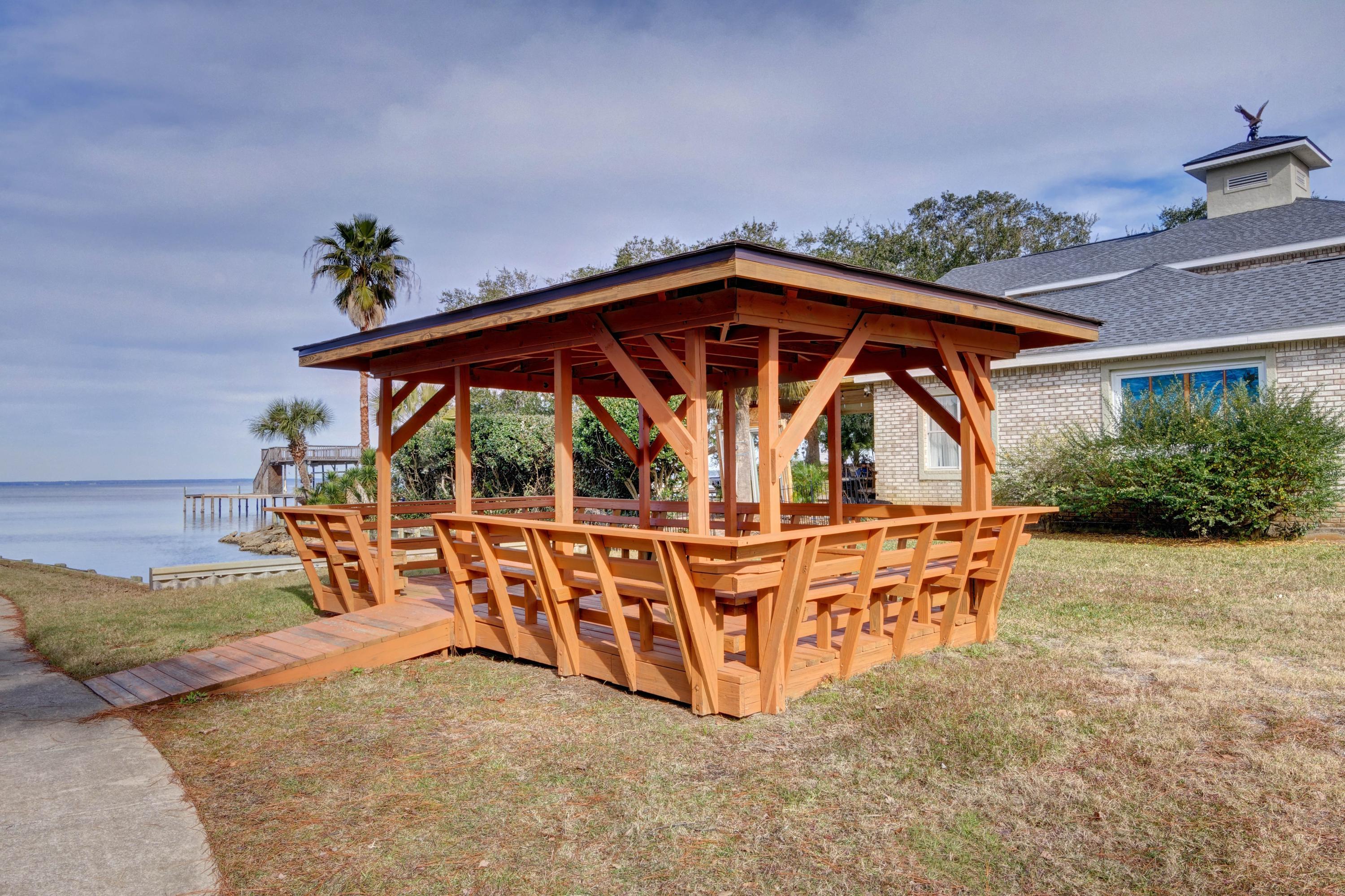 BAYSIDE - Residential