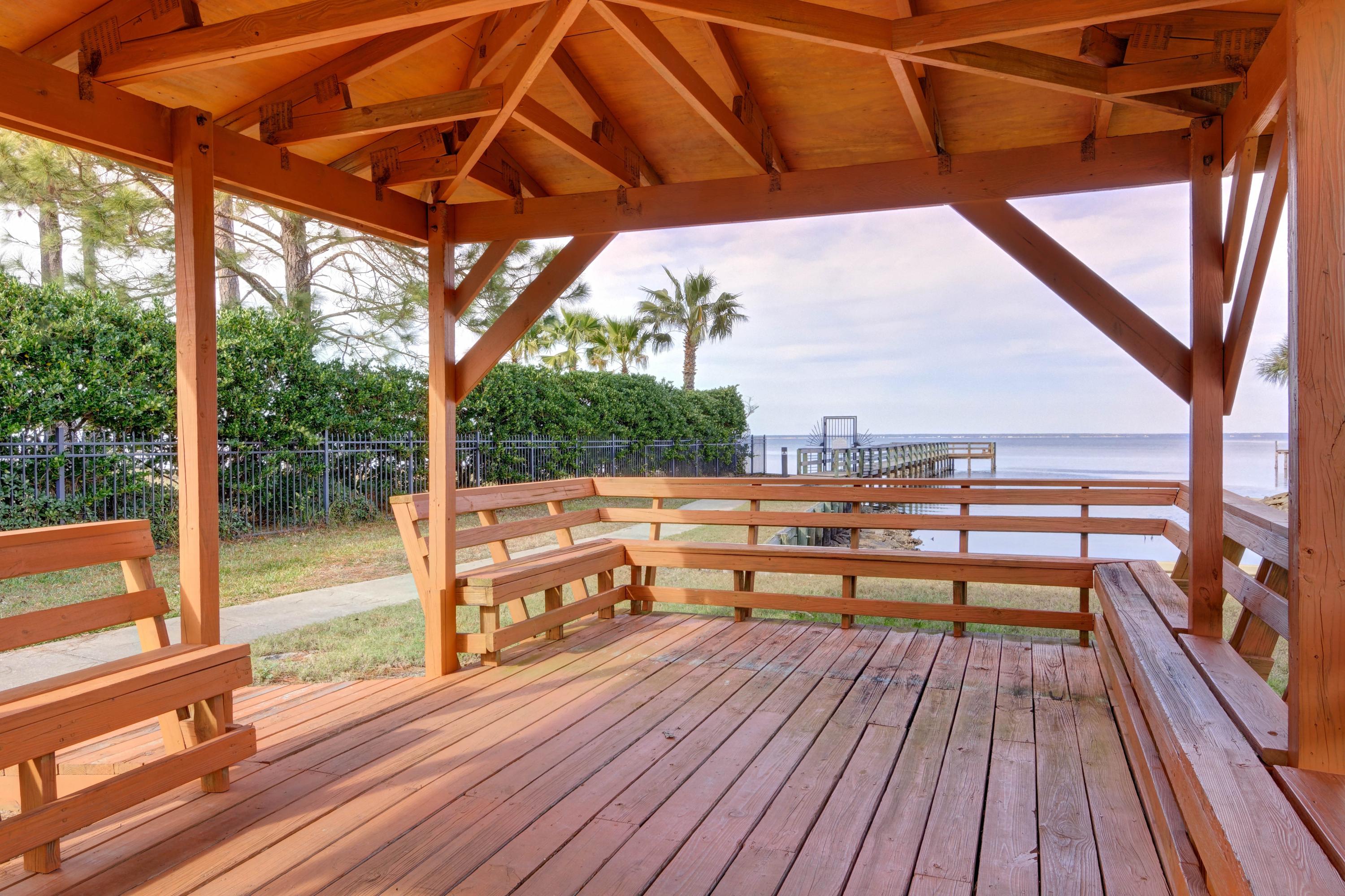 BAYSIDE - Residential