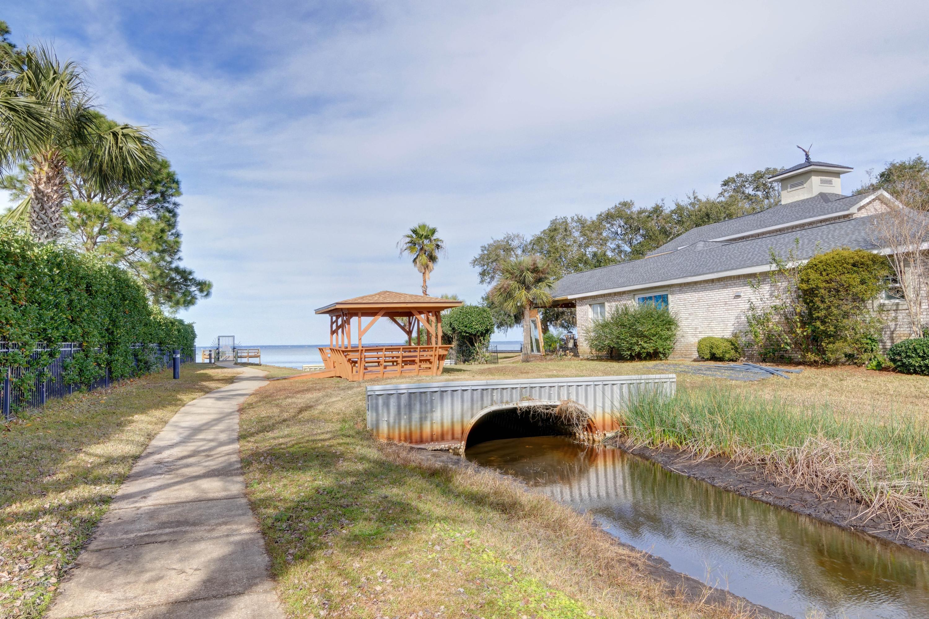 BAYSIDE - Residential