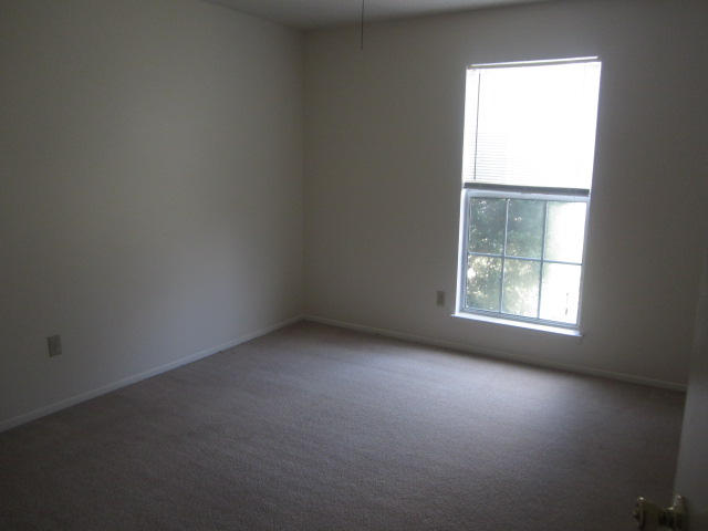 COUNTRYVIEW ESTATES 3RD ADDN - Residential Lease