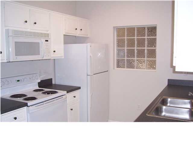 OAKS THE - Residential Lease