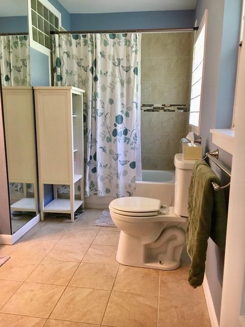 WOODLAND SHORES - Residential Lease