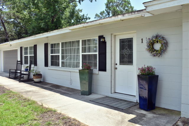 WOODLAND SHORES - Residential Lease