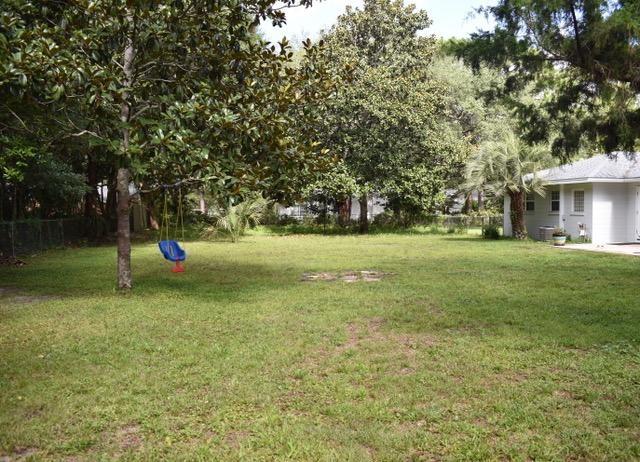 WOODLAND SHORES - Residential Lease