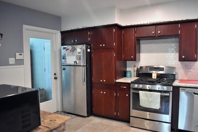 WOODLAND SHORES - Residential Lease