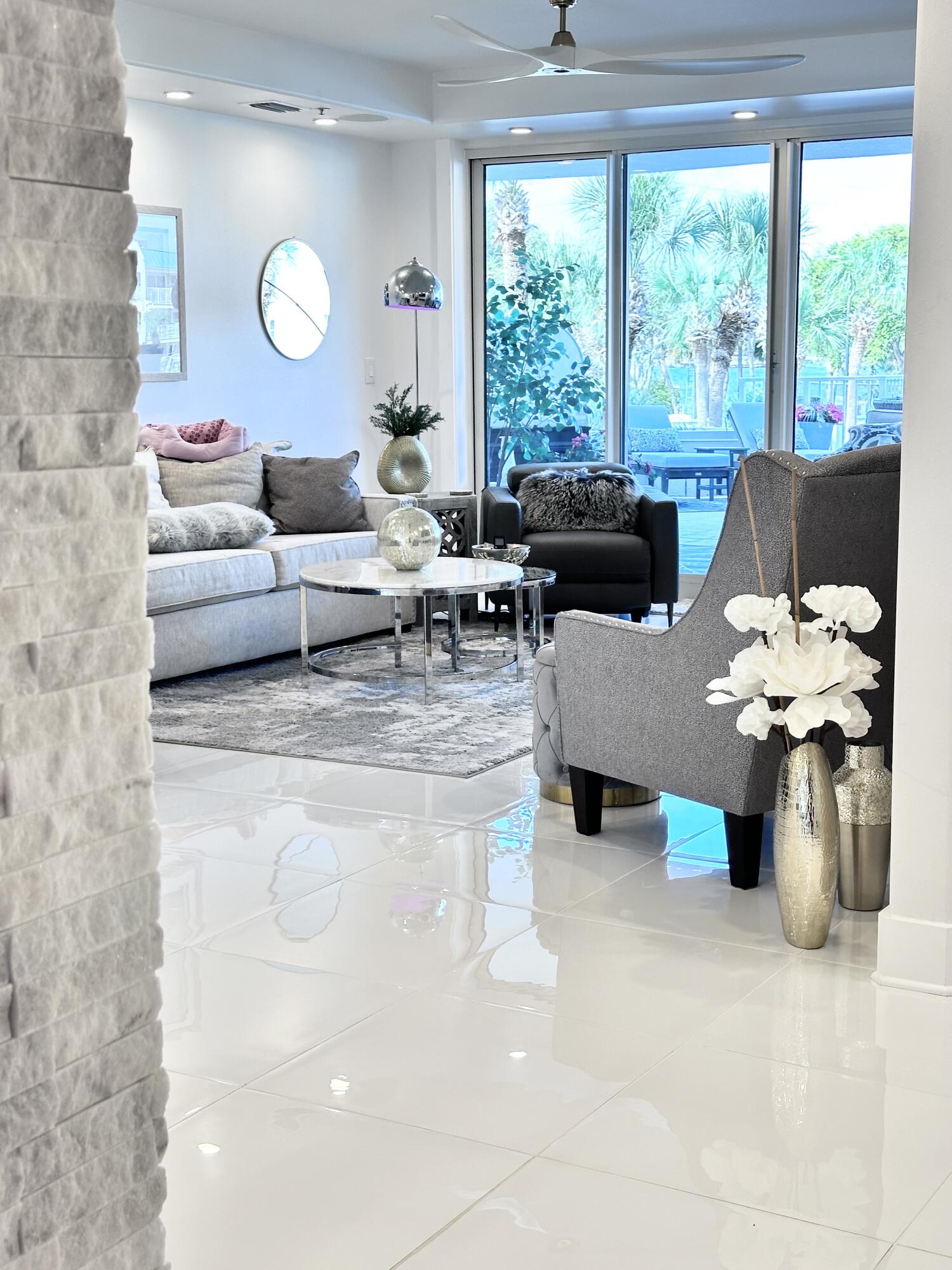 ULTIMATE Condominium - Residential