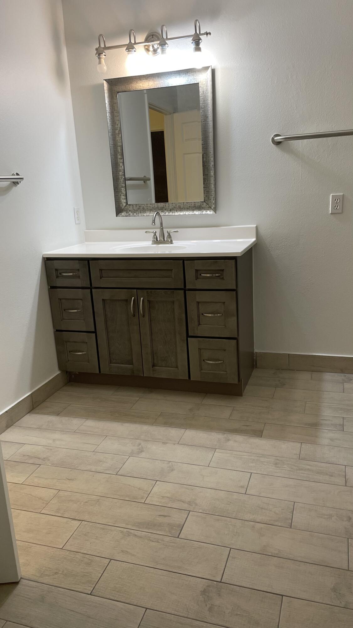 NAVARRE S/D 2ND ADDN - Residential Lease