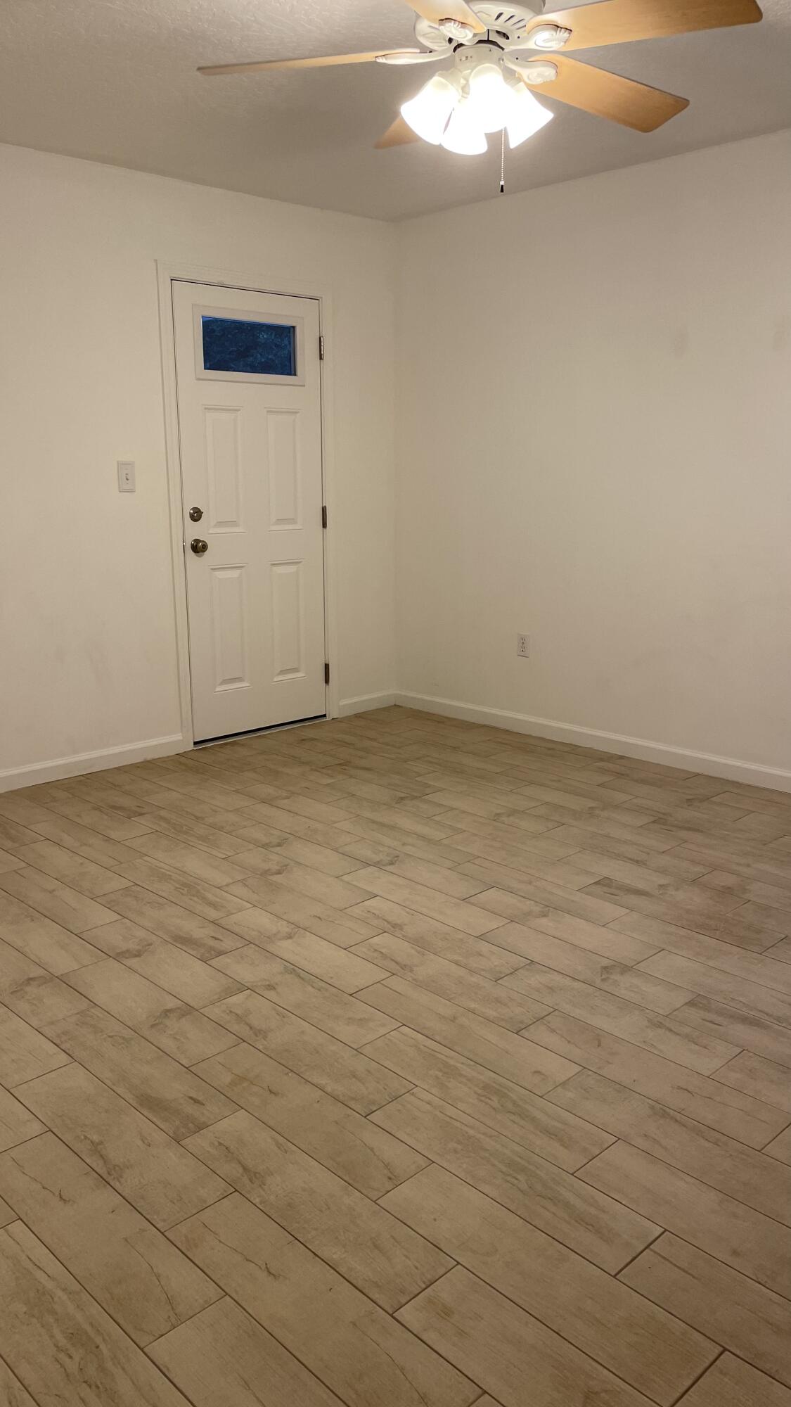 NAVARRE S/D 2ND ADDN - Residential Lease