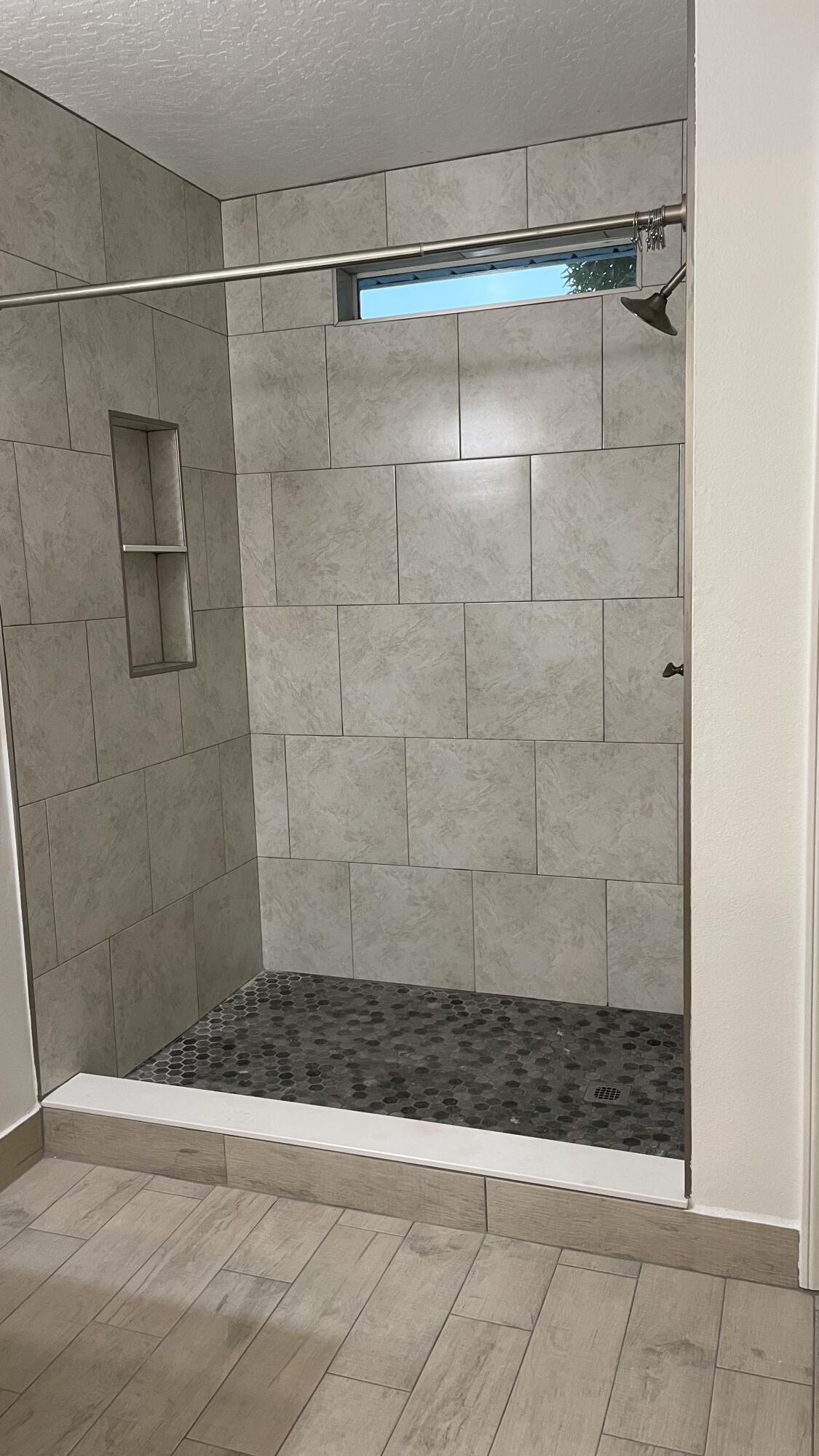NAVARRE S/D 2ND ADDN - Residential Lease