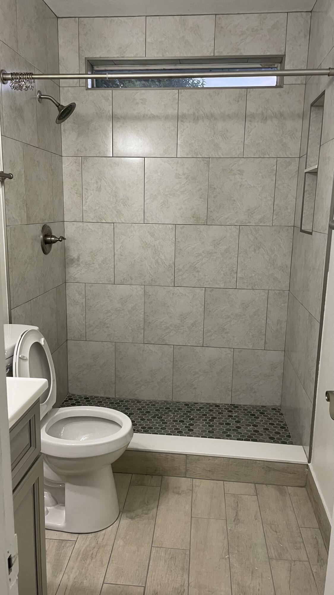 NAVARRE S/D 2ND ADDN - Residential Lease