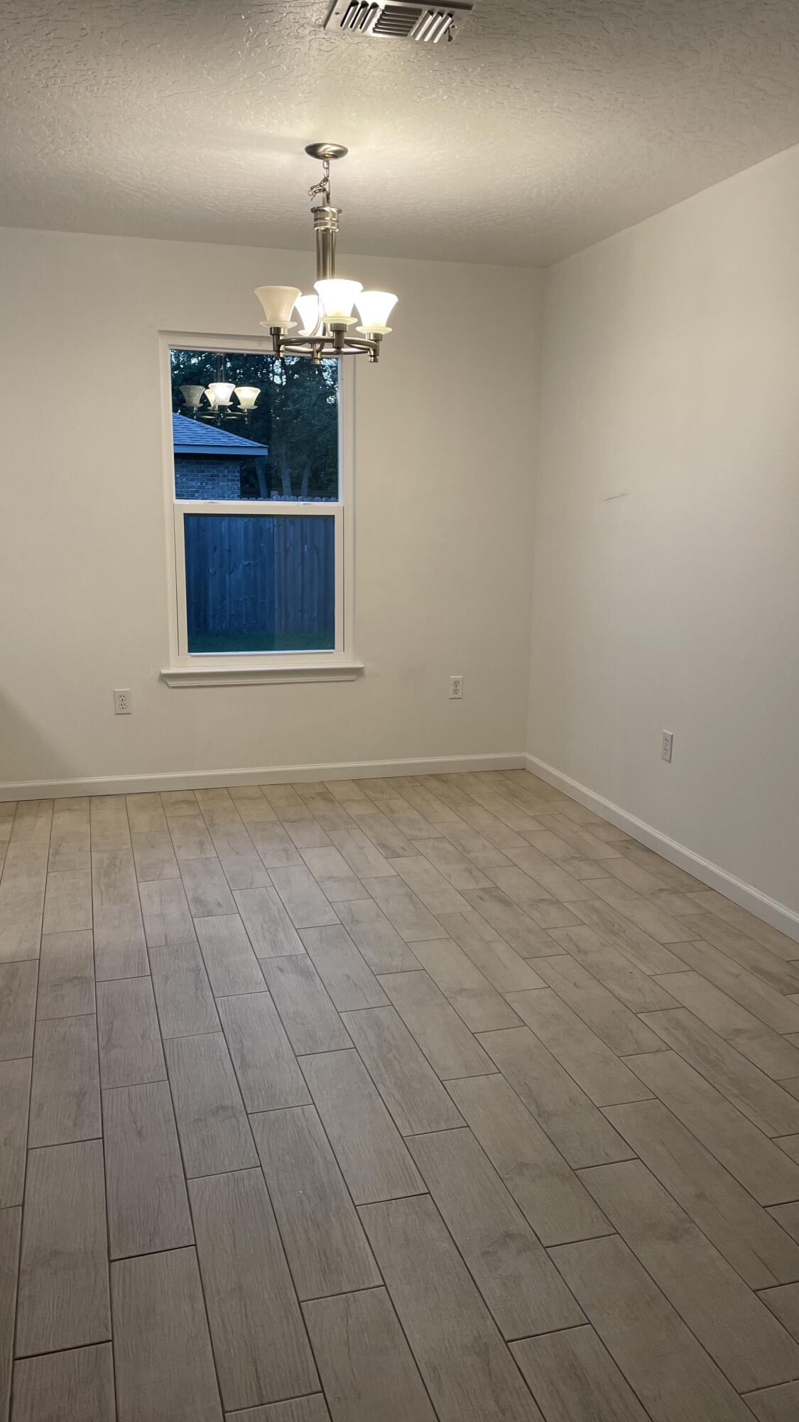 NAVARRE S/D 2ND ADDN - Residential Lease