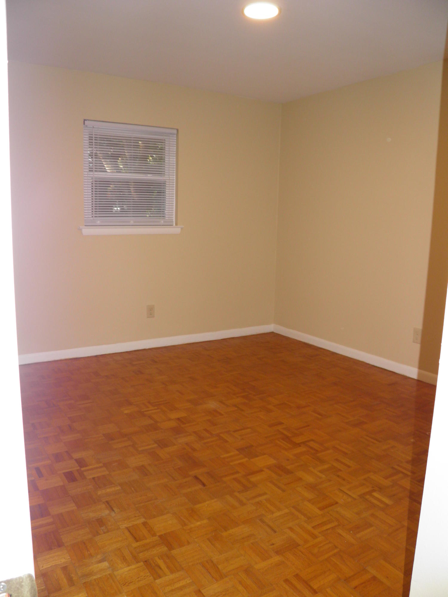 COLONY ESTATES - Residential Lease