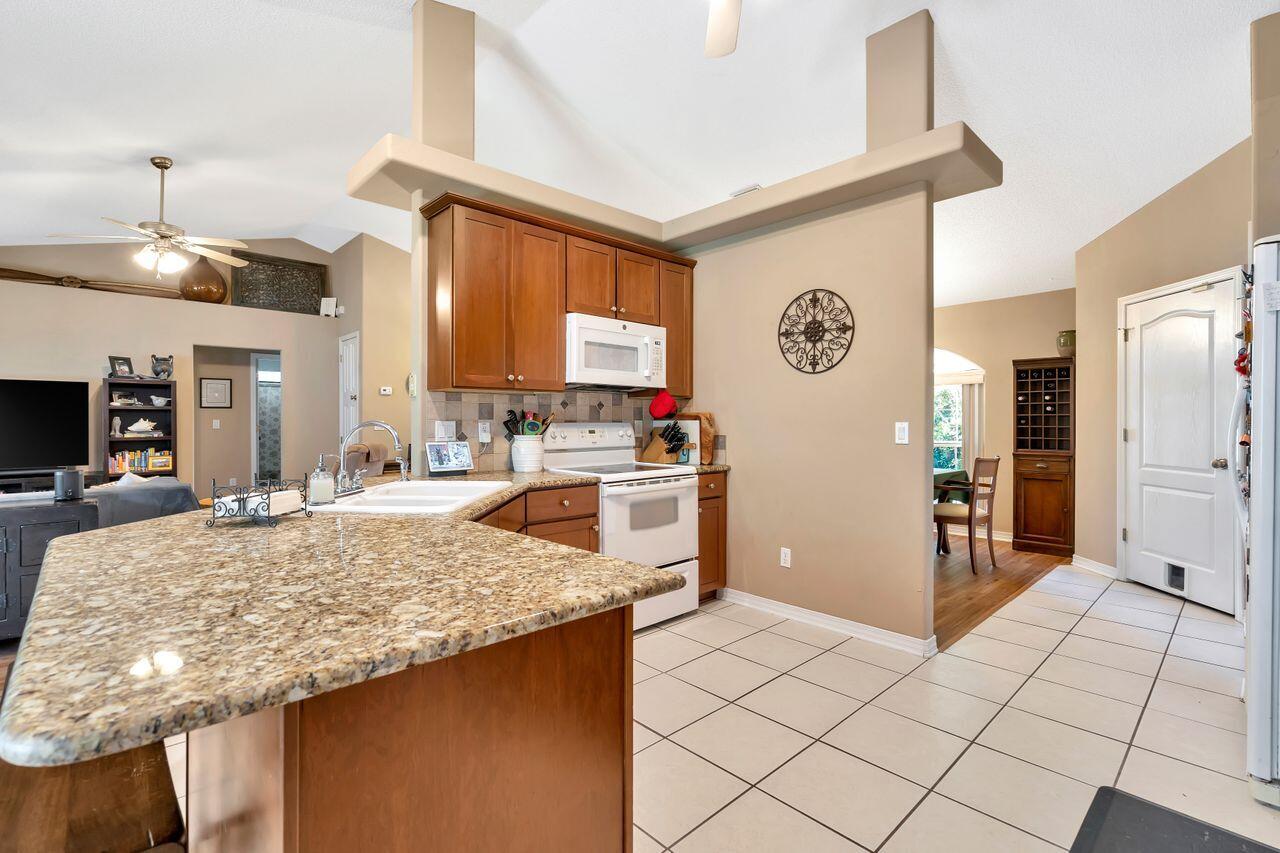 HOLLEY BY THE SEA - Residential