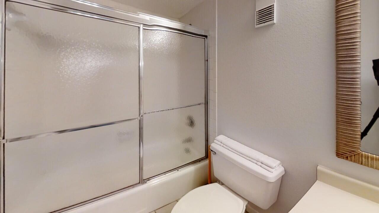 ISLANDER CONDO PH 2 - Residential