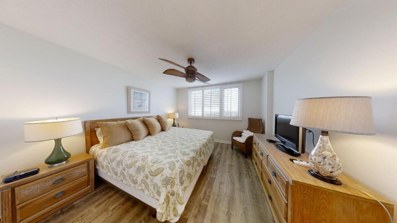 ISLANDER CONDO PH 2 - Residential