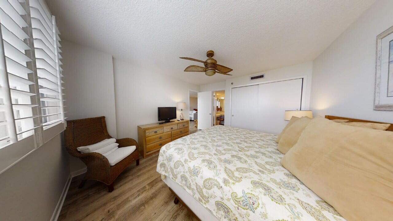 ISLANDER CONDO PH 2 - Residential