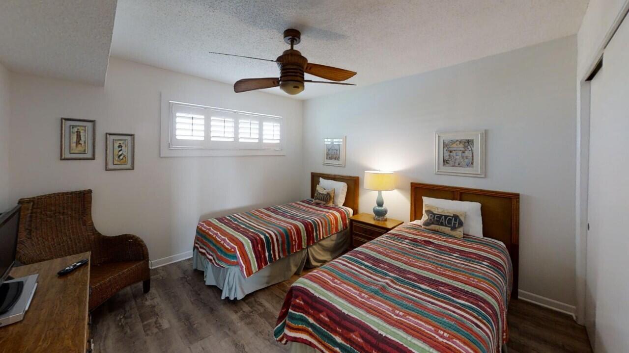 ISLANDER CONDO PH 2 - Residential