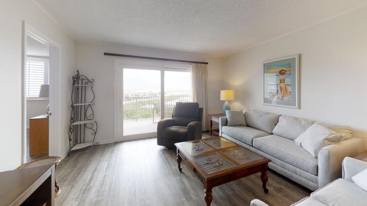 ISLANDER CONDO PH 2 - Residential