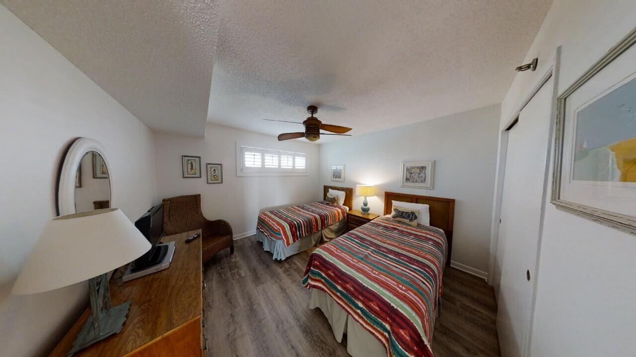 ISLANDER CONDO PH 2 - Residential