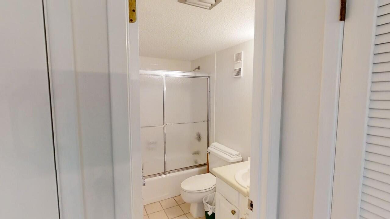 ISLANDER CONDO PH 2 - Residential