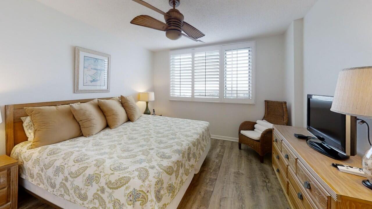 ISLANDER CONDO PH 2 - Residential