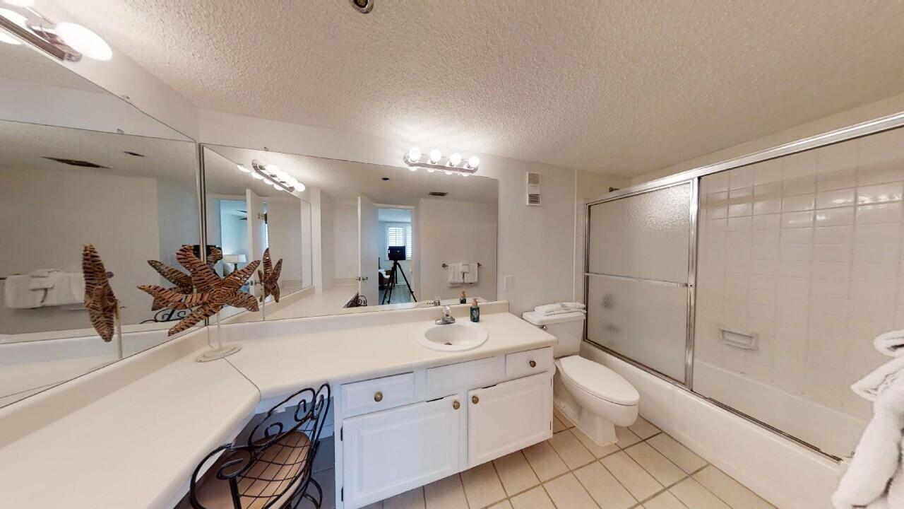 ISLANDER CONDO PH 2 - Residential