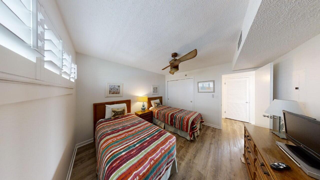 ISLANDER CONDO PH 2 - Residential