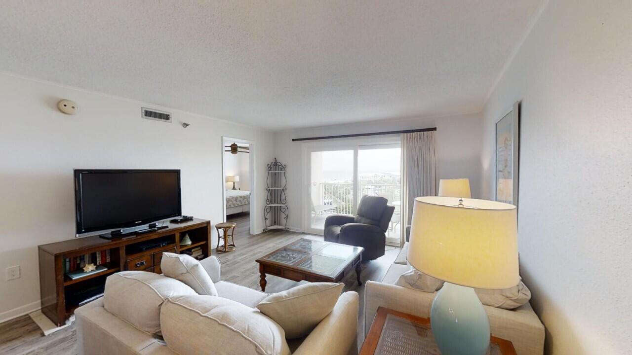 ISLANDER CONDO PH 2 - Residential