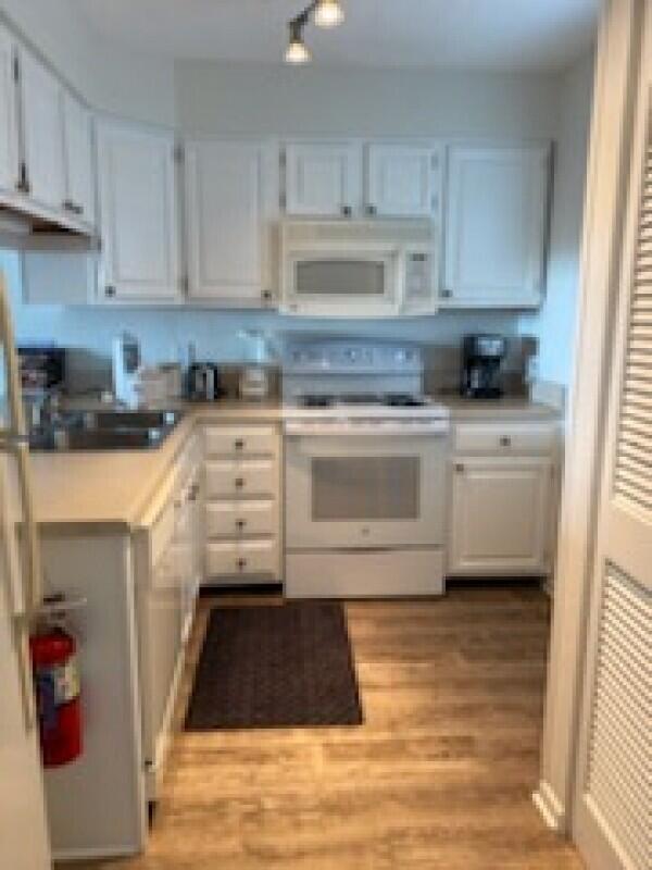 ISLANDER CONDO PH 2 - Residential