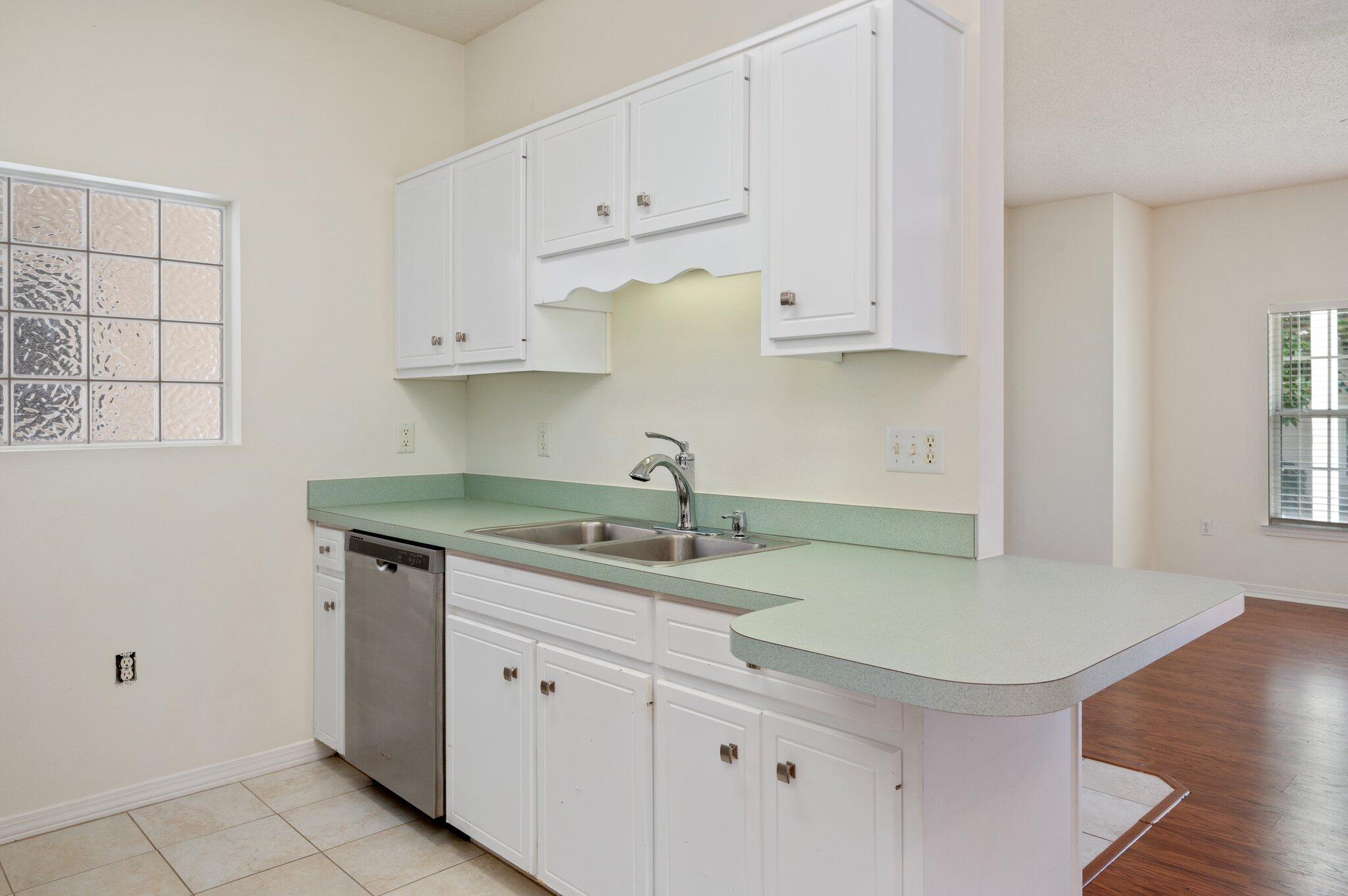 THE OAKS AT NICEVILLE - Residential