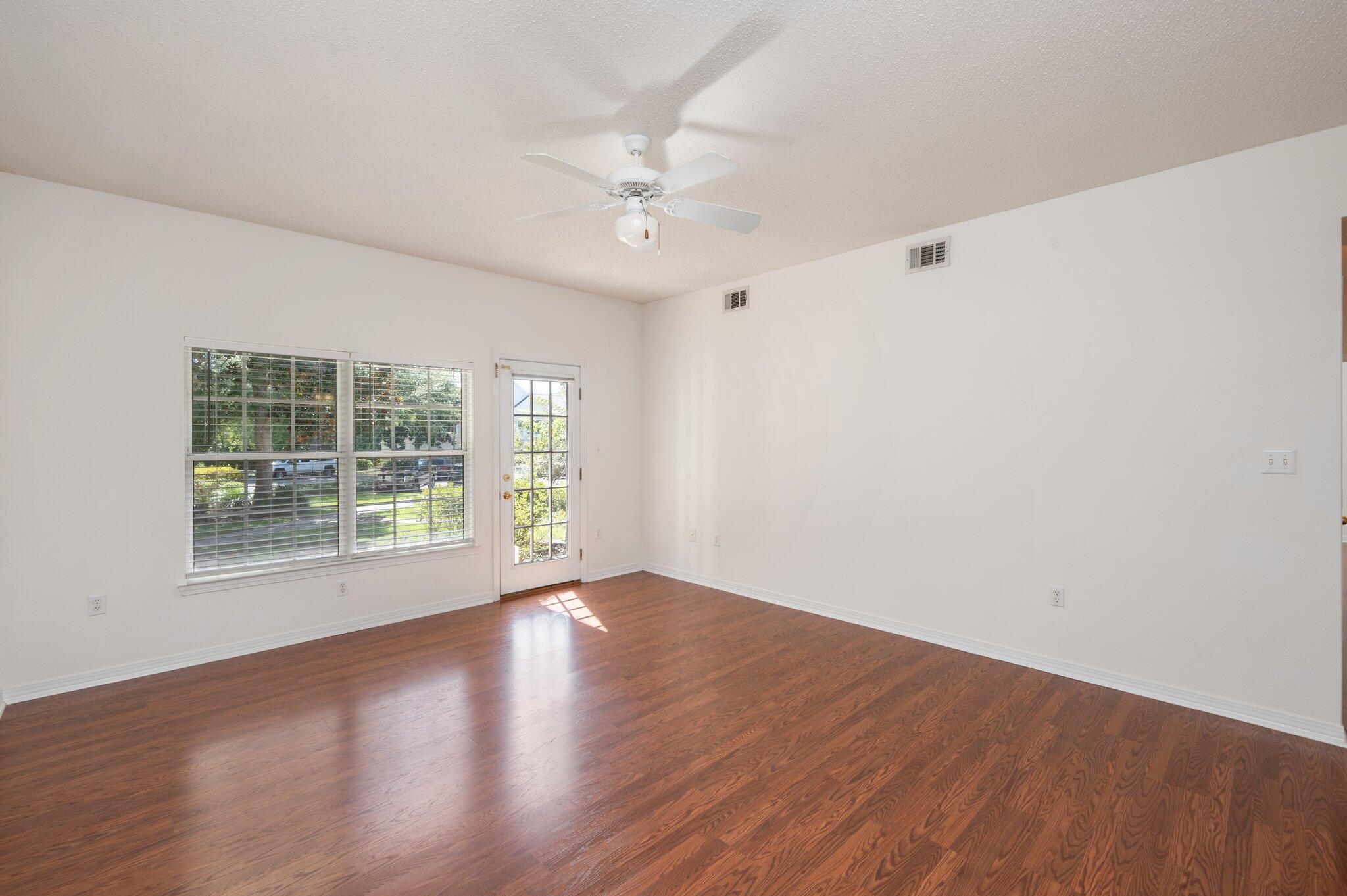 THE OAKS AT NICEVILLE - Residential