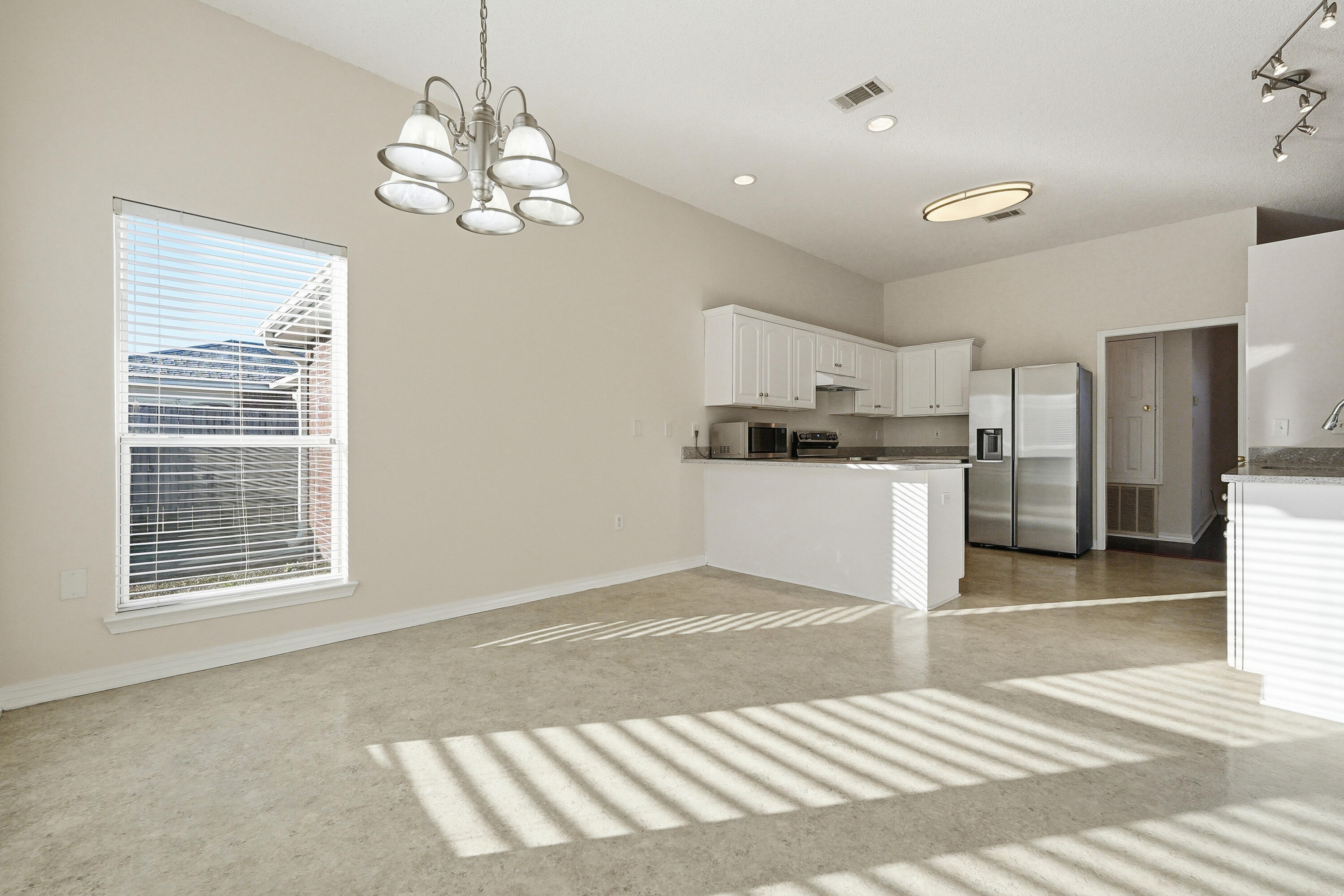 SHADOW OAK S/D - Residential Lease
