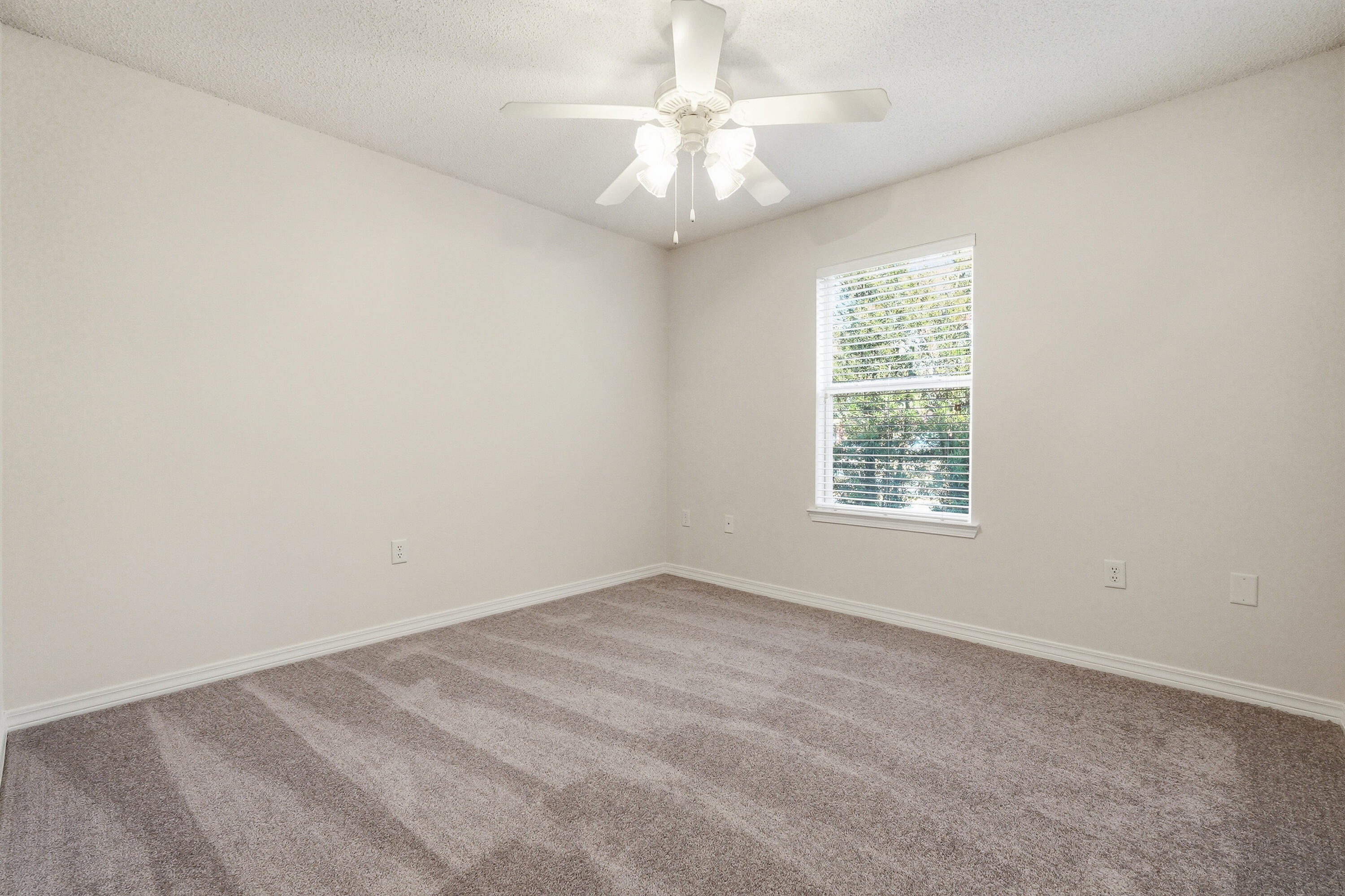 SHADOW OAK S/D - Residential Lease