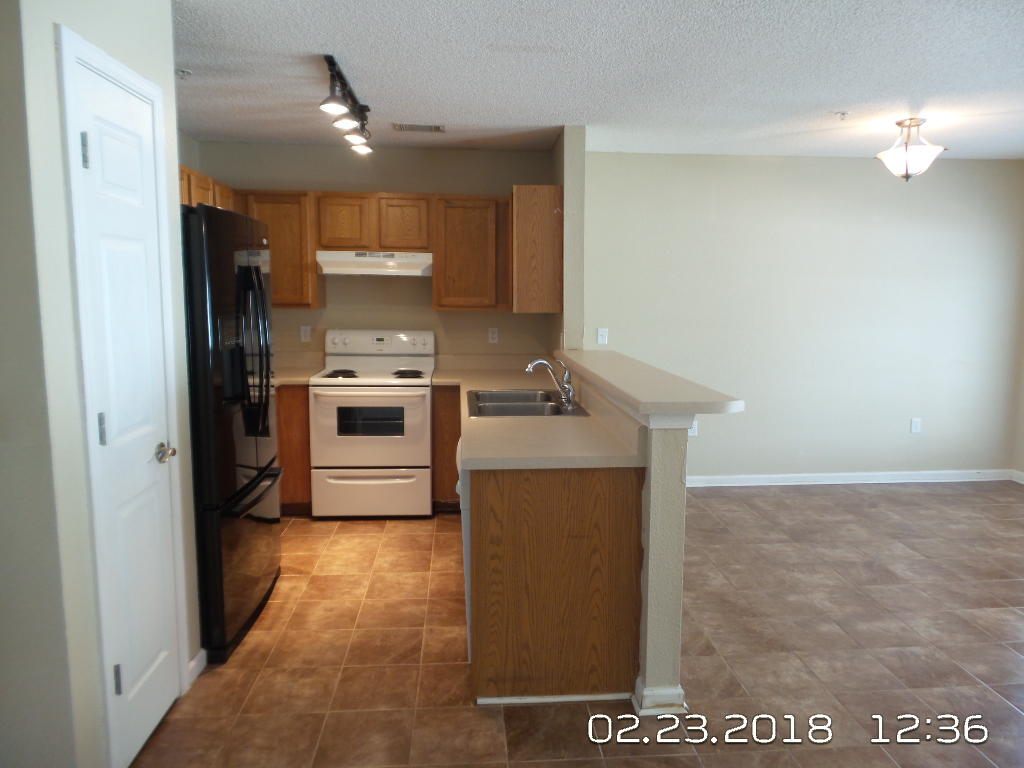 ROLLING PINES - Residential Lease