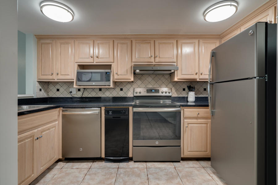 BAYOU VILLAGE CONDO PH 1 - Residential