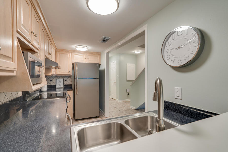 BAYOU VILLAGE CONDO PH 1 - Residential