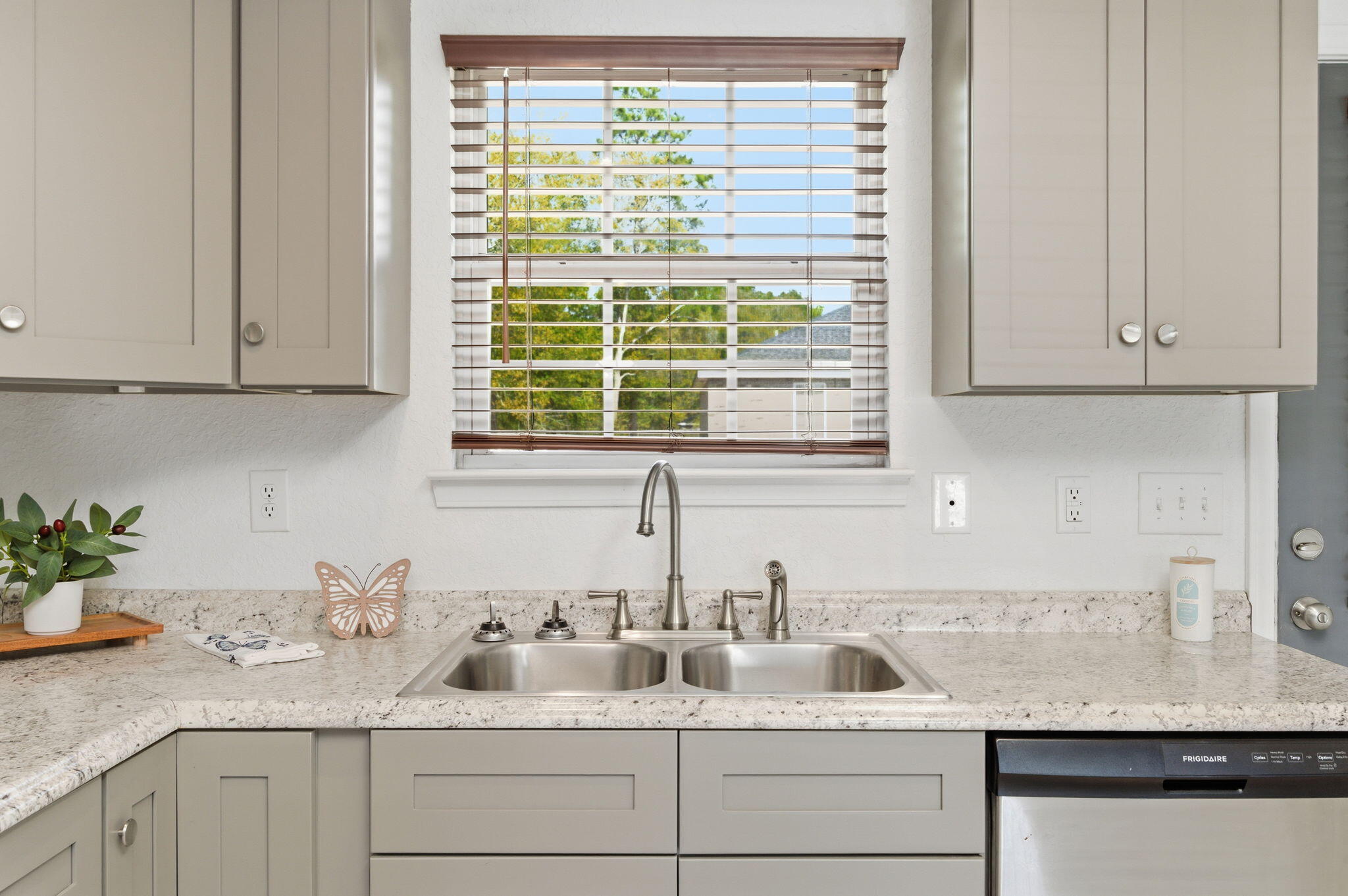 TRAILWOOD ESTATES - Residential