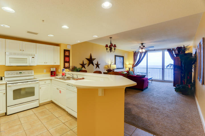 MAJESTIC BEACH TOWERS II - Residential