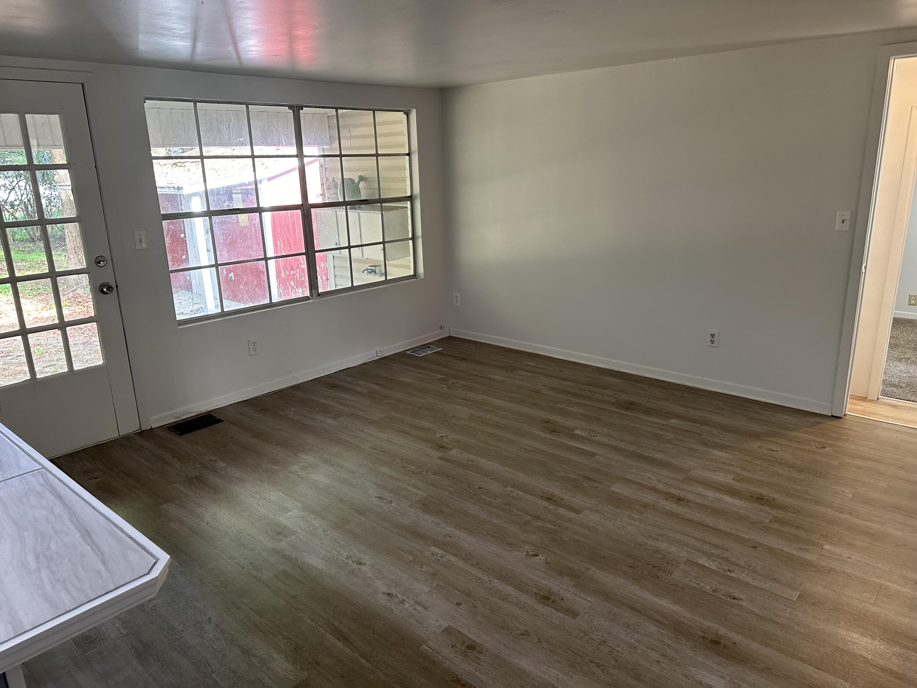 GARNIERS BEACH - Residential Lease
