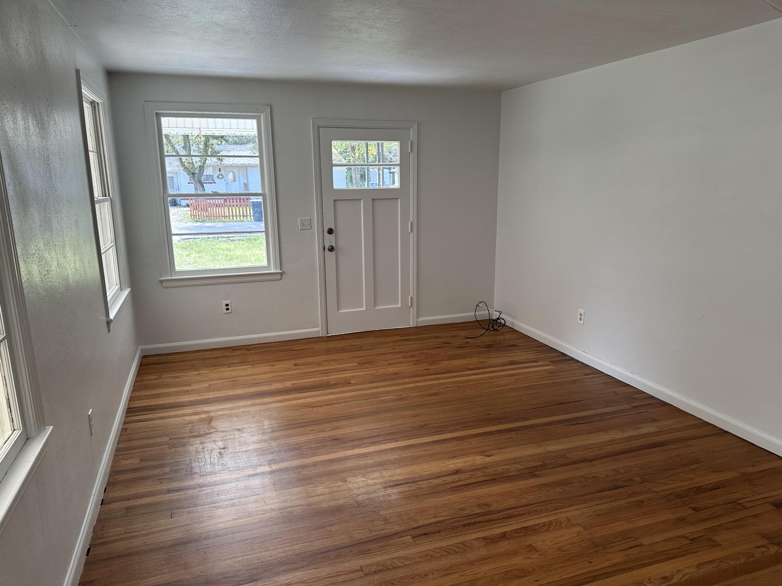 GARNIERS BEACH - Residential Lease