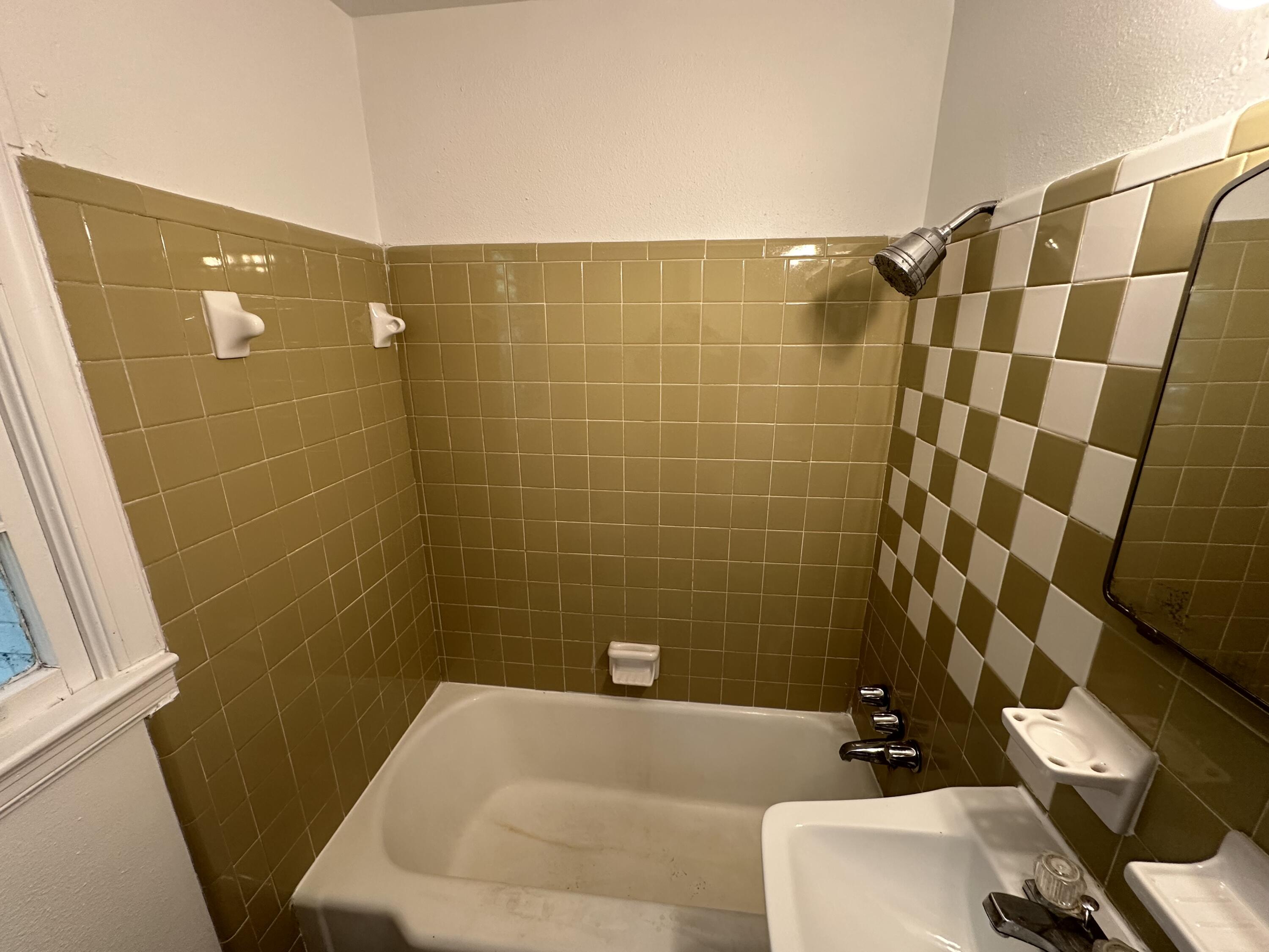 GARNIERS BEACH - Residential Lease