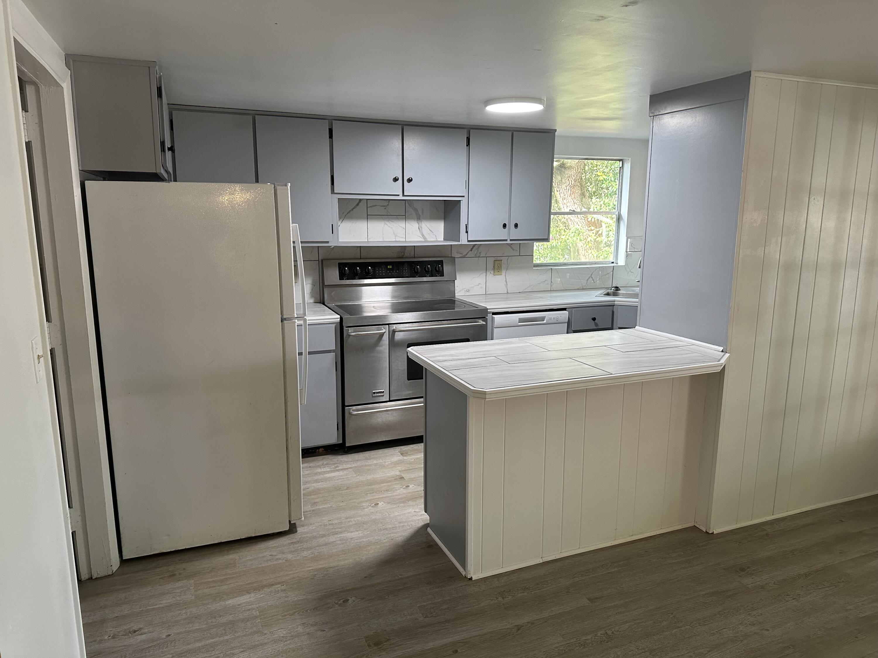 GARNIERS BEACH - Residential Lease
